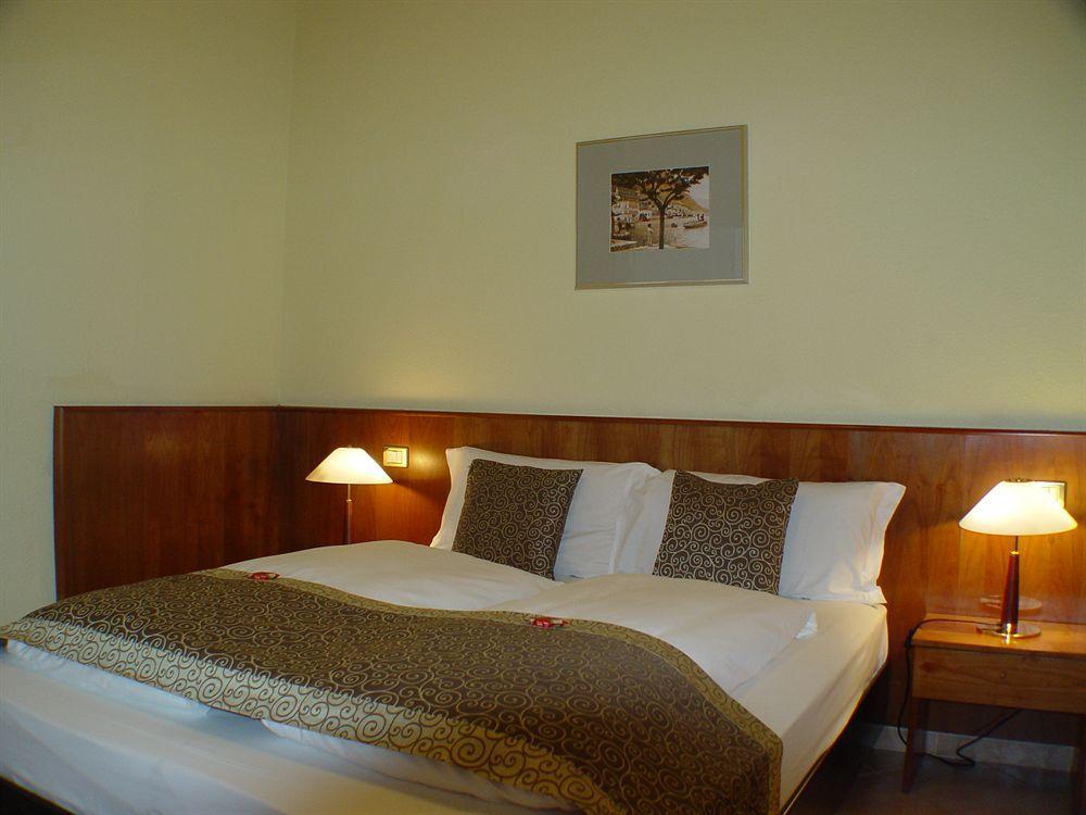 Aparthotel Piccola Italia Tremosine Exterior foto