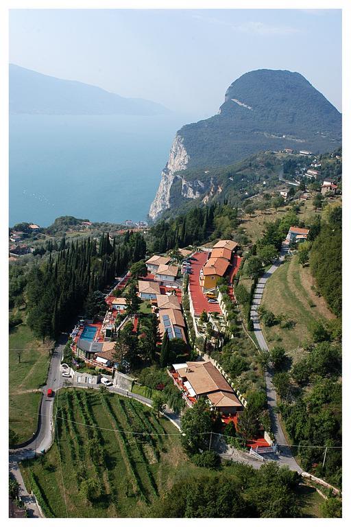 Aparthotel Piccola Italia Tremosine Exterior foto