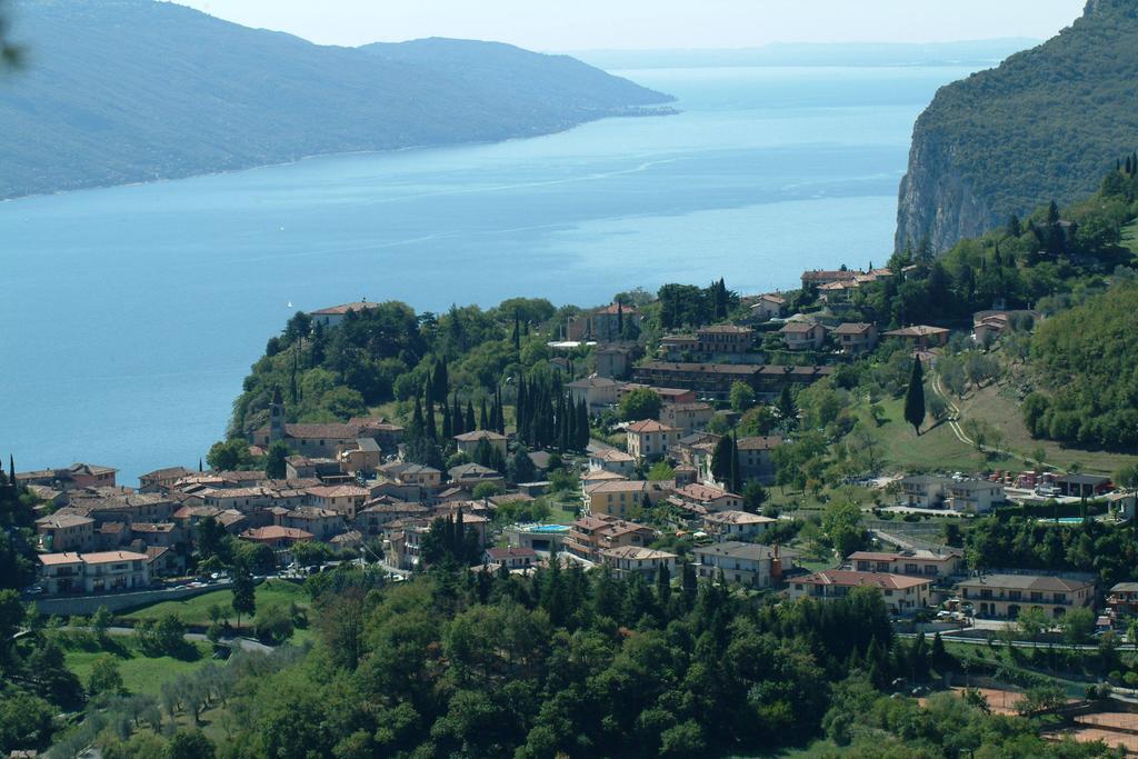Aparthotel Piccola Italia Tremosine Exterior foto